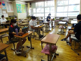 印西市の公立中学校で「オンライン授業」教員研修会を実施しました