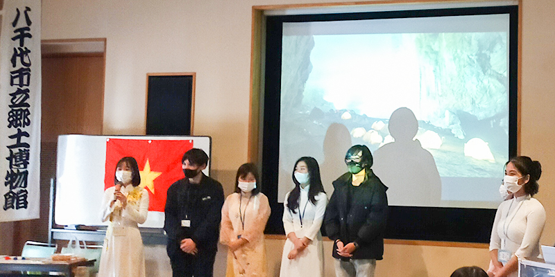 本学の留学生がベトナム文化を紹介しました
