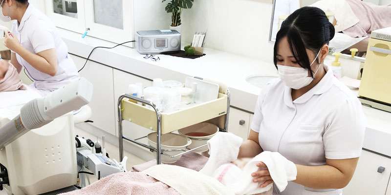 フェイシャル&デコルテマッサージ